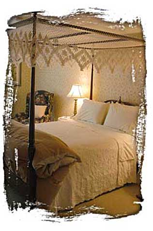 A canopied four poster Queen size bed a the Four Seasons Inn in West Dover, Vermont